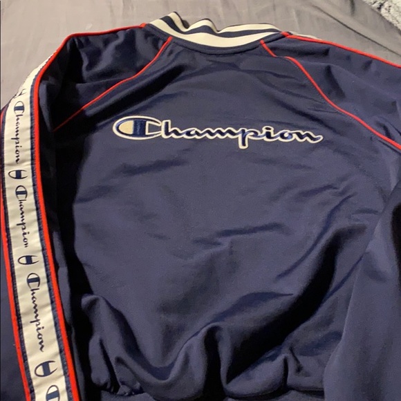 Champion crew neck sweater size small - Picture 2 of 10